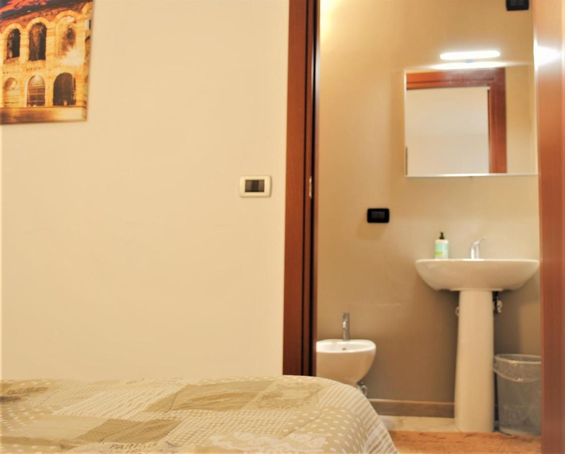 Dreaming Arena Rooms Verona Esterno foto